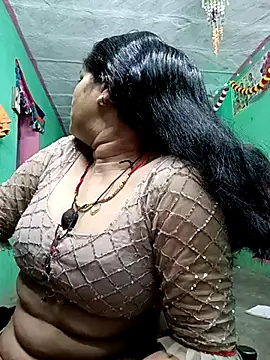 Snapshot of Chandni chatting on 03.15.25 Chandni online show from 03.15.25