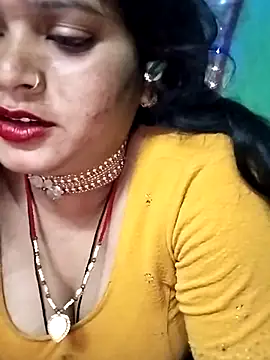 Snapshot of Chandni chatting on 03.22.25 Chandni online show from 03.22.25