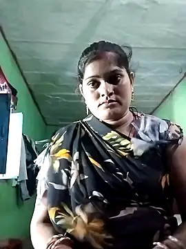 Snapshot of Chandni chatting on 09.10.25 Chandni online show from 09.10.25