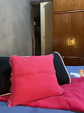 Snapshot of RuivaRaposinha chatting on 01.25.25 RuivaRaposinha online show from 01.25.25