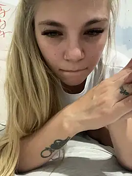 Snapshot of PEACHY439 chatting on 02.20.25 PEACHY439 online show from 02.20.25