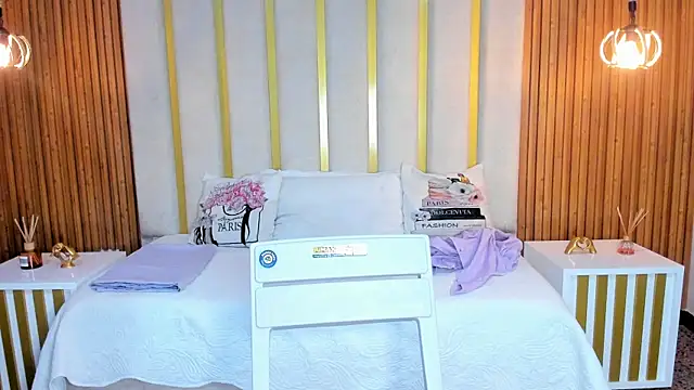 Snapshot of love_mommy chatting on 03.12.25 love mommy online show from 03.12.25