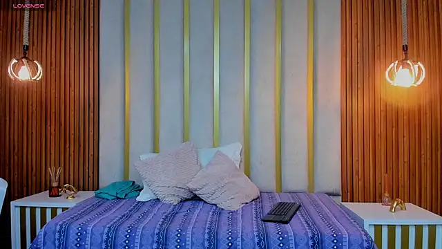 Snapshot of love_mommy chatting on 03.22.25 love mommy online show from 03.22.25