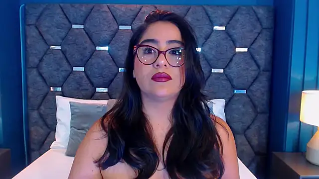 Snapshot of DevonPiers chatting on 09.11.25 DevonPiers online show from 09.11.25