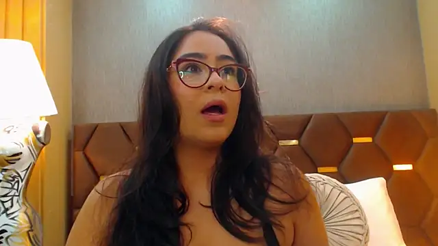 Snapshot of DevonPiers chatting on 10.09.25 DevonPiers online show from 10.09.25