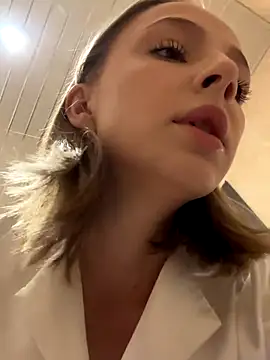 Snapshot of CaseyStar chatting on 12.02.24 CaseyStar online show from 12.02.24