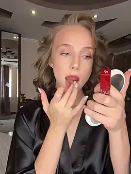 Snapshot of CaseyStar chatting on 12.13.24 CaseyStar online show from 12.13.24