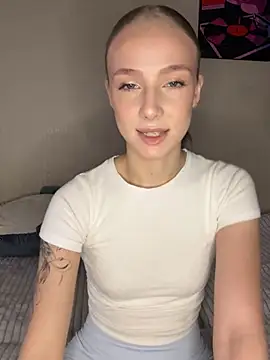 Snapshot of CaseyStar chatting on 12.20.24 CaseyStar online show from 12.20.24