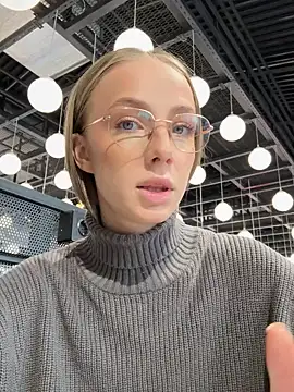 Snapshot of CaseyStar chatting on 01.16.25 CaseyStar online show from 01.16.25