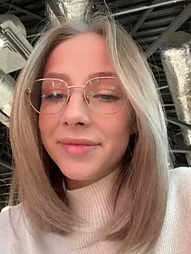 Snapshot of CaseyStar chatting on 01.25.25 CaseyStar online show from 01.25.25