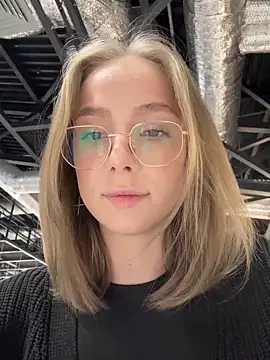 Snapshot of CaseyStar chatting on 01.26.25 CaseyStar online show from 01.26.25