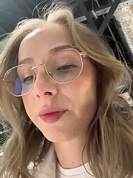 Snapshot of CaseyStar chatting on 01.29.25 CaseyStar online show from 01.29.25