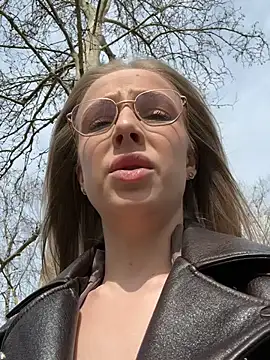 Snapshot of CaseyStar chatting on 03.15.25 CaseyStar online show from 03.15.25