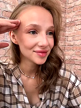 Snapshot of CaseyStar chatting on 09.28.25 CaseyStar online show from 09.28.25