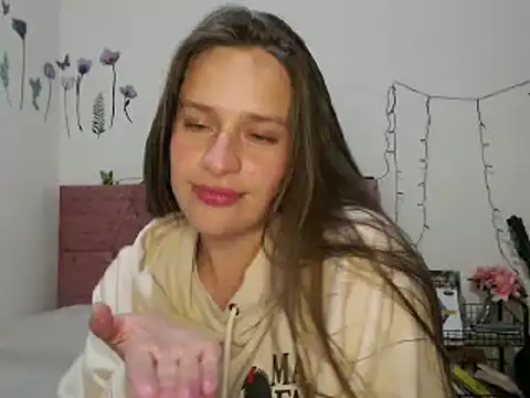 Snapshot of Serenity chatting on 12.31.24 Serenity online show from 12.31.24