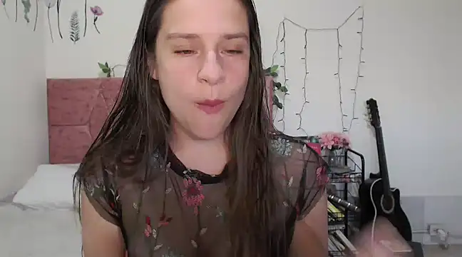 Snapshot of Serenity chatting on 01.28.25 Serenity online show from 01.28.25