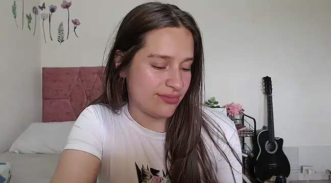 Snapshot of Serenity chatting on 03.05.25 Serenity online show from 03.05.25