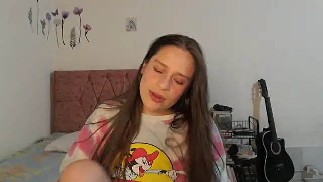 Snapshot of Serenity chatting on 09.24.25 Serenity online show from 09.24.25