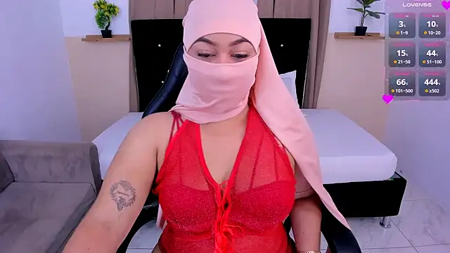 Snapshot of Kendra_Kait chatting on 10.03.25 Kendra Kait online show from 10.03.25