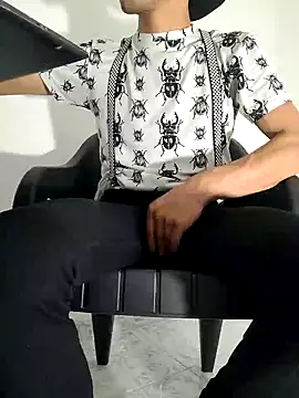 Snapshot of charlesss19 chatting on 03.03.25 charlesss19 online show from 03.03.25