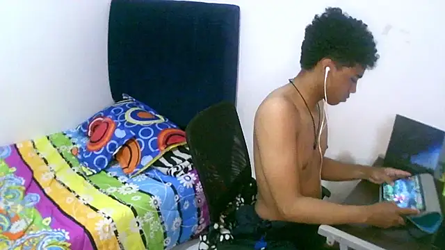 Snapshot of sexy_diamante_ chatting on 09.14.25 sexy diamante online show from 09.14.25