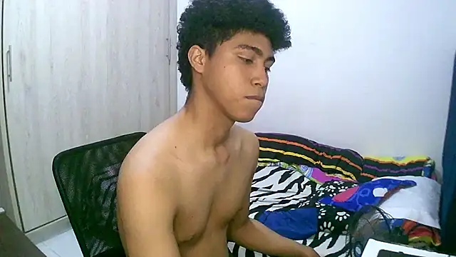 Snapshot of sexy_diamante_ chatting on 10.05.25 sexy diamante online show from 10.05.25