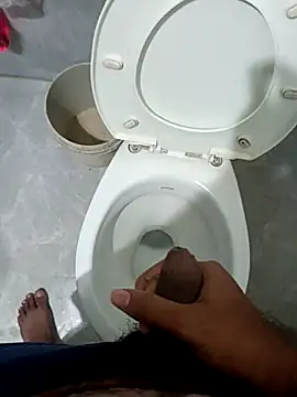 Snapshot of nick05inch chatting on 10.04.25 nick05inch online show from 10.04.25