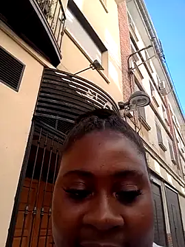 Snapshot of KennyBigWoman chatting on 10.27.25 KennyBigWoman online show from 10.27.25