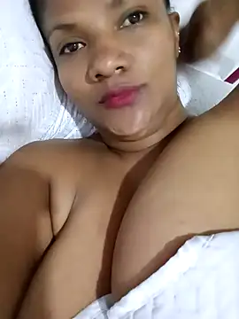 Snapshot of alejandraboobs07 chatting on 12.15.24 alejandraboobs07 online show from 12.15.24