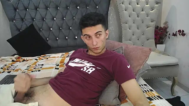 Snapshot of MrWilliseo chatting on 02.28.25 MrWilliseo online show from 02.28.25