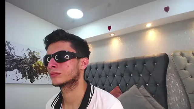 Snapshot of MrWilliseo chatting on 03.21.25 MrWilliseo online show from 03.21.25