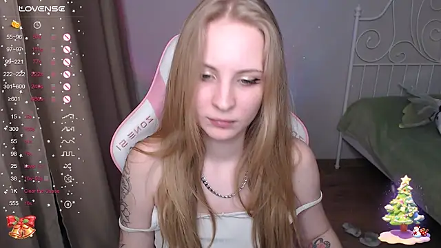 Snapshot of lilKitty_Melanie chatting on 01.12.25 lilKitty Melanie online show from 01.12.25