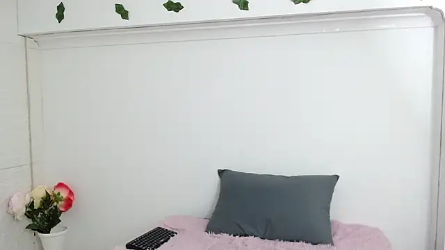 Snapshot of Vanse_lust chatting on 01.28.25 Vanse lust online show from 01.28.25