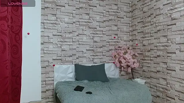 Snapshot of Vanse_lust chatting on 02.13.25 Vanse lust online show from 02.13.25