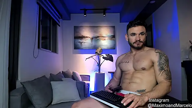 Snapshot of Maximo_Marcelo chatting on 03.05.25 Maximo Marcelo online show from 03.05.25