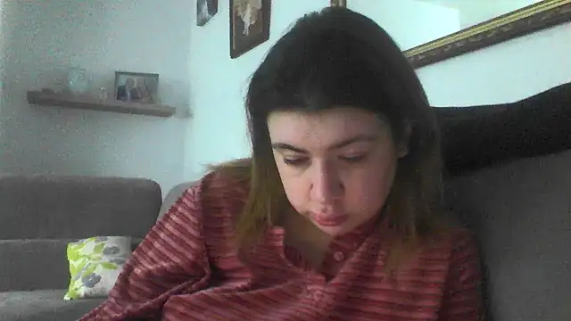 Snapshot of CamilaCherryX chatting on 11.05.25 CamilaCherryX online show from 11.05.25