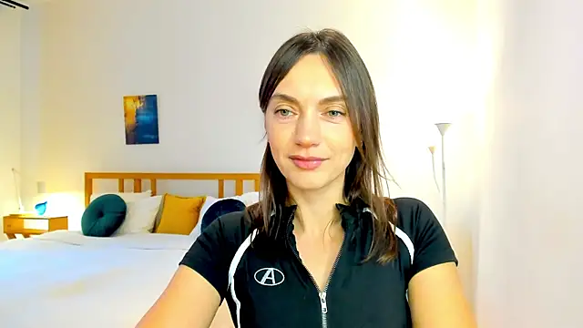 Snapshot of LovelyeeMia chatting on 12.02.24 LovelyeeMia online show from 12.02.24