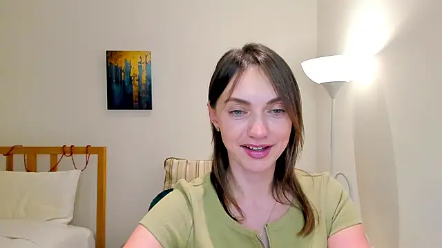 Snapshot of LovelyeeMia chatting on 01.04.25 LovelyeeMia online show from 01.04.25