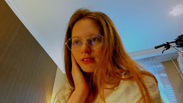 Snapshot of Fire_Luna chatting on 01.08.25 Fire Luna online show from 01.08.25