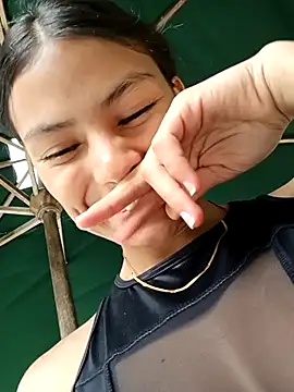 Snapshot of vanyacam_ chatting on 02.10.25 vanyacam online show from 02.10.25