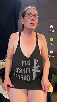 Snapshot of naughtywifenxtdoor chatting on 11.14.25 naughtywifenxtdoor online show from 11.14.25