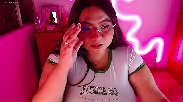 Snapshot of Rebeca_charme21 chatting on 02.02.25 Rebeca charme21 online show from 02.02.25