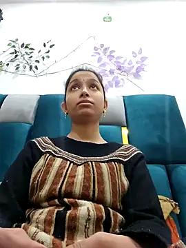 Snapshot of Aleena_Rai chatting on 02.08.25 Aleena Rai online show from 02.08.25