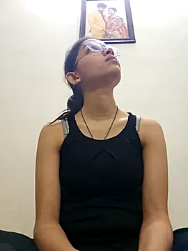 Snapshot of Aleena_Rai chatting on 03.07.25 Aleena Rai online show from 03.07.25