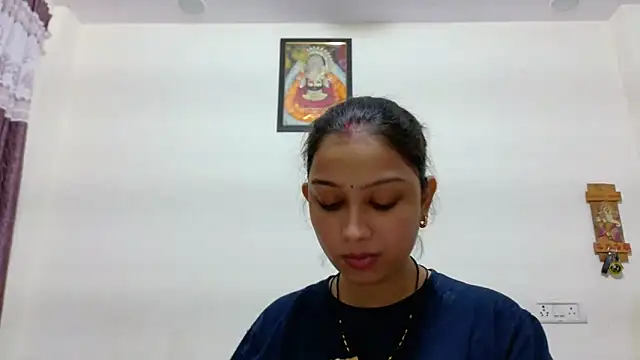 Snapshot of Aleena_Rai chatting on 10.12.25 Aleena Rai online show from 10.12.25