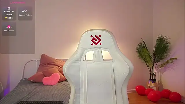 Snapshot of tender_babyy chatting on 03.06.25 tender babyy online show from 03.06.25