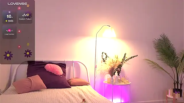 Snapshot of tender_babyy chatting on 09.18.25 tender babyy online show from 09.18.25