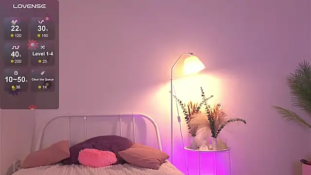 Snapshot of tender_babyy chatting on 10.05.25 tender babyy online show from 10.05.25