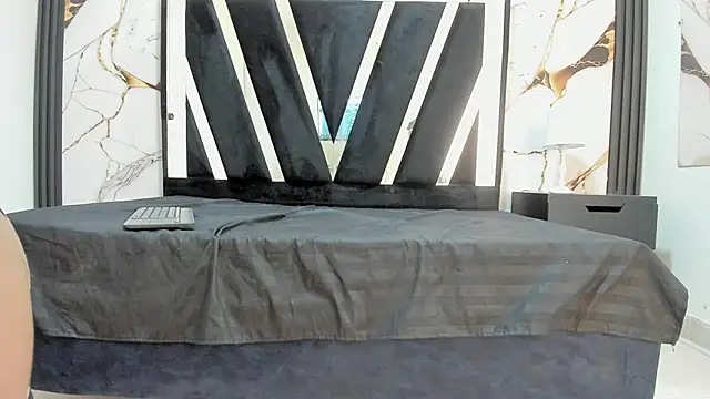 KarinaSimonz online show from 10.04.25