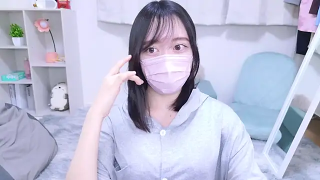 Snapshot of Yurie_ chatting on 03.07.25 Yurie online show from 03.07.25